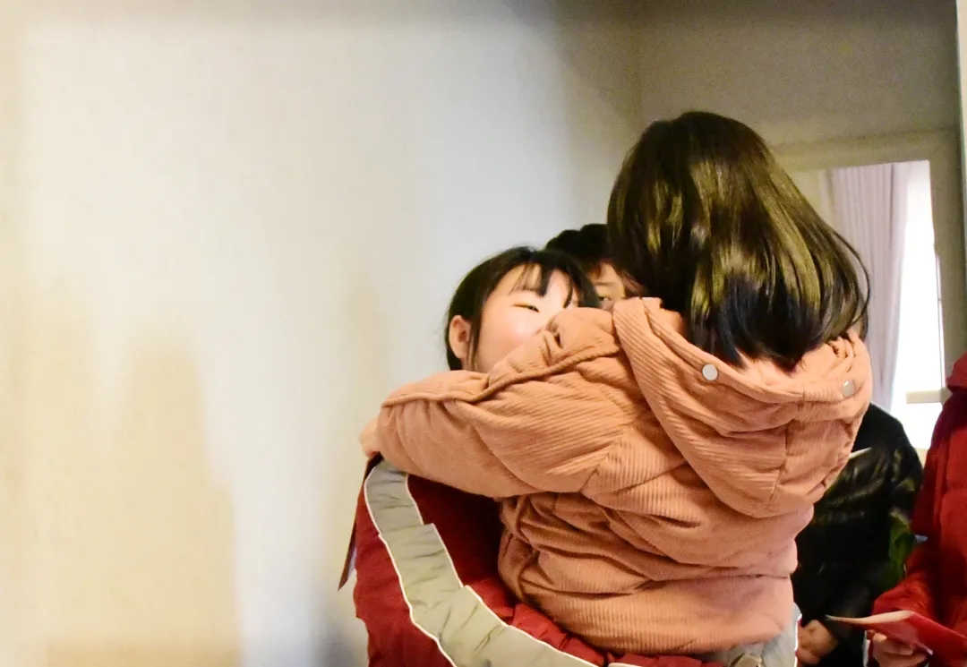 妈妈是姥姥的小棉袄 “我”是妈妈的小棉袄——“大爱星空体育网页版,星空体育（中国）官方网站登录界面 学子同行”第九站